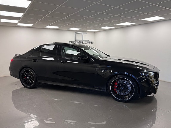 Mercedes-Benz E63 9 of 17