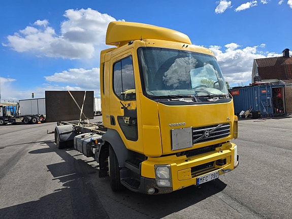 Volvo FL240 4x2 Chassi 2 of 5