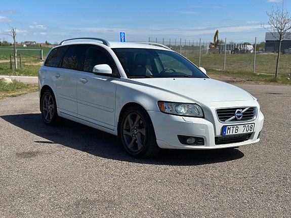 Volvo V50 2 of 5