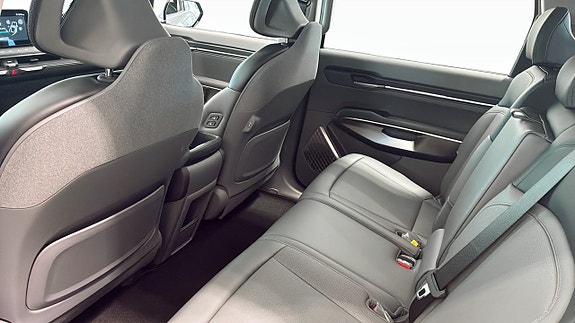 Kia EV9 9 of 17
