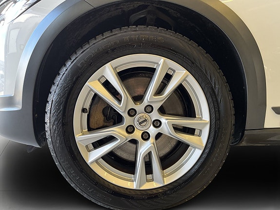 Volvo V90 Cross Country 24 of 25