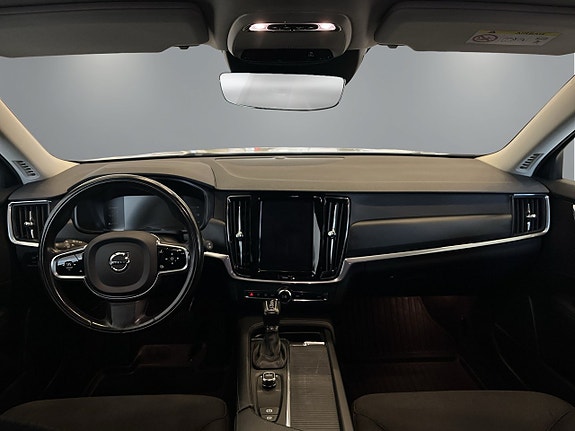 Volvo V90 Cross Country 9 of 25
