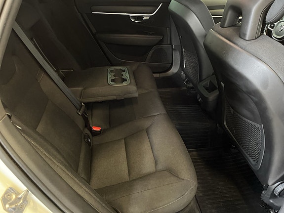 Volvo V90 Cross Country 13 of 25