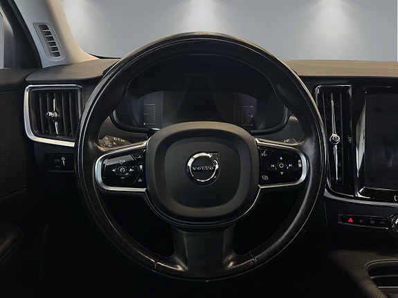Volvo V90 Cross Country 11 of 25