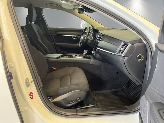 Volvo V90 Cross Country 8 of 25