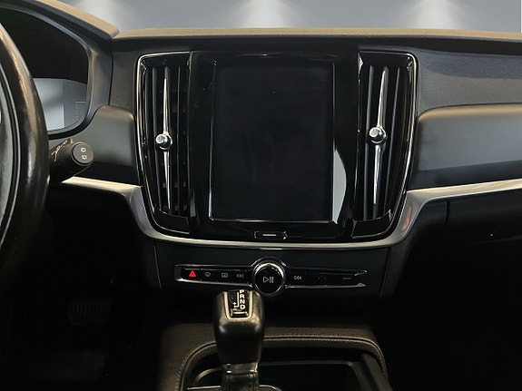 Volvo V90 Cross Country 10 of 25