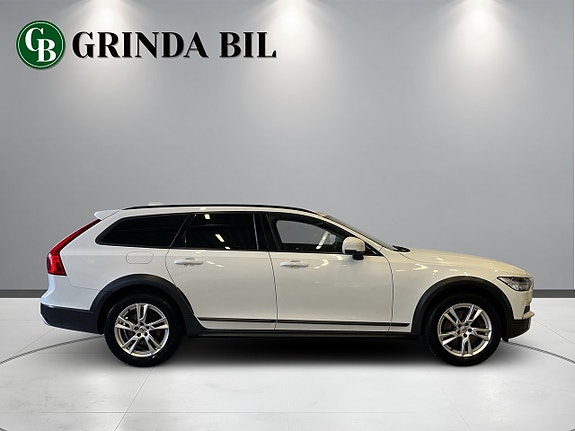 Volvo V90 Cross Country 4 of 5
