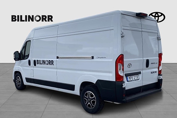 Toyota ProAce Max 2 of 5