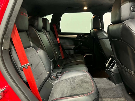 Porsche Cayenne GTS 7 of 19