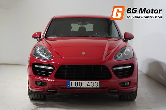 Porsche Cayenne GTS 2 of 5