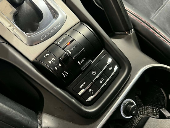 Porsche Cayenne GTS 16 of 19