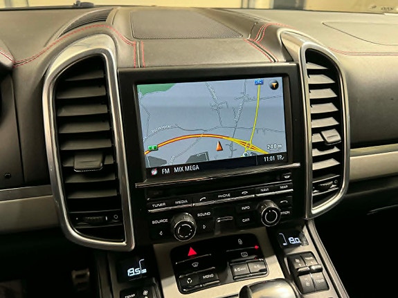 Porsche Cayenne GTS 19 of 19