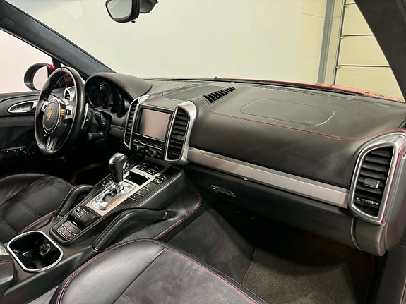 Porsche Cayenne GTS 5 of 5