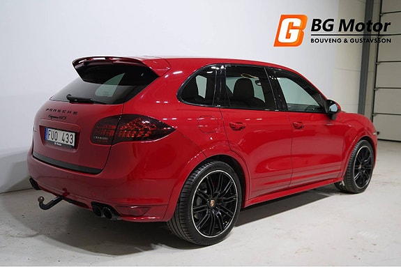 Porsche Cayenne GTS 4 of 5