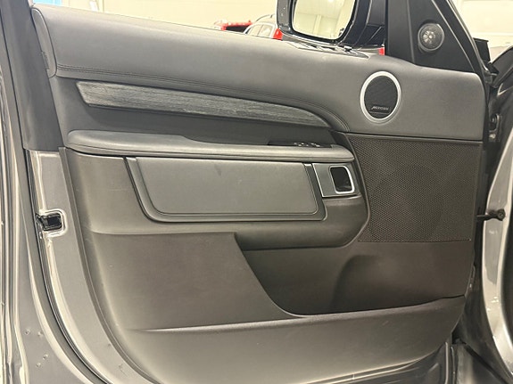 Land Rover Discovery 5 of 5