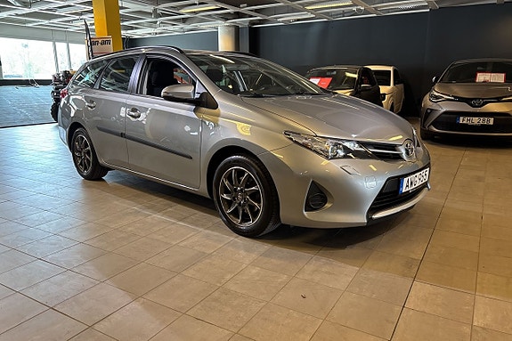 Toyota Auris 4 of 20
