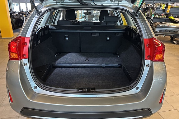 Toyota Auris 5 of 20