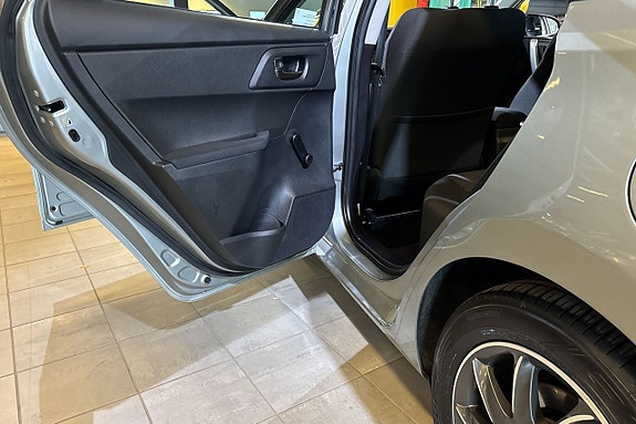 Toyota Auris 12 of 20
