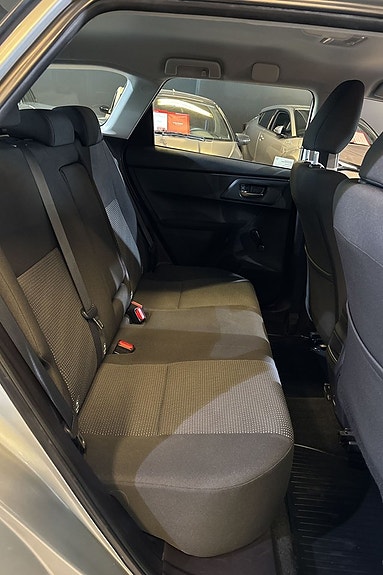 Toyota Auris 8 of 20