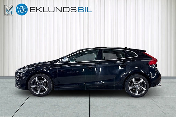Volvo V40 2 of 5