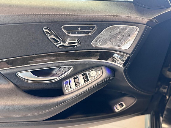 Mercedes-Benz S350 21 of 30