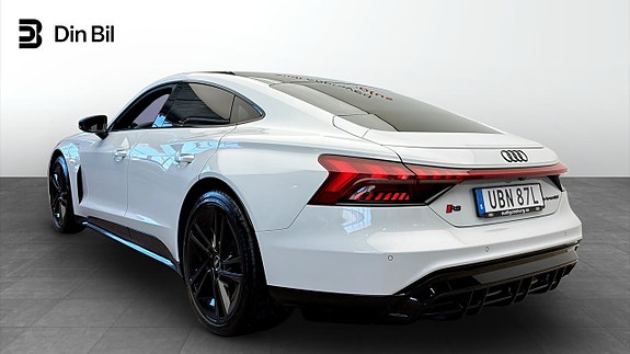 Audi e-tron 3 of 14