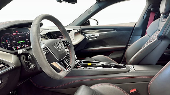 Audi e-tron 7 of 14