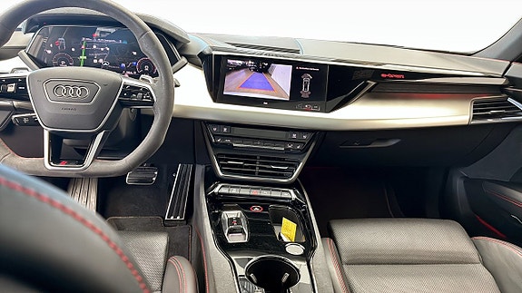Audi e-tron 11 of 14
