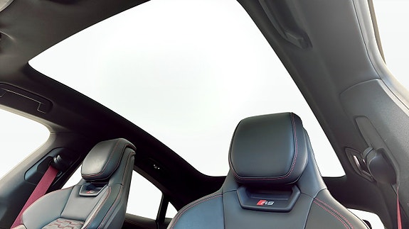 Audi e-tron 9 of 14