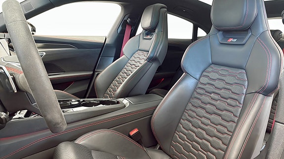 Audi e-tron 8 of 14