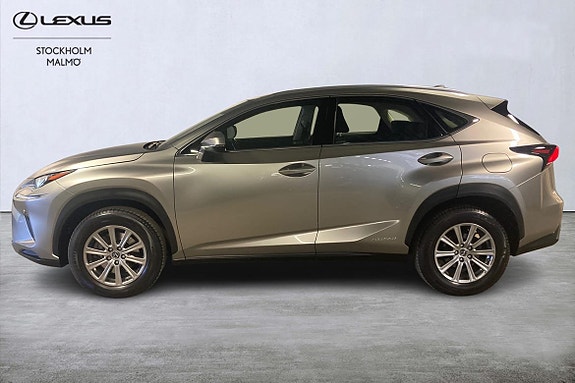 Lexus NX300h 2 of 5