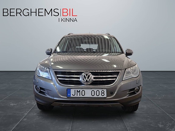 Volkswagen Tiguan 2 of 22
