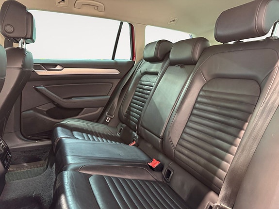 Volkswagen Passat 14 of 22