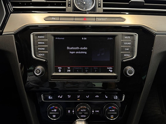Volkswagen Passat 18 of 22