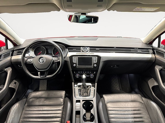 Volkswagen Passat 10 of 22