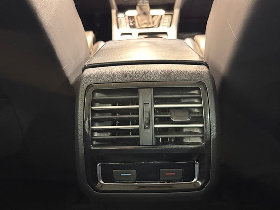 Volkswagen Passat 21 of 22