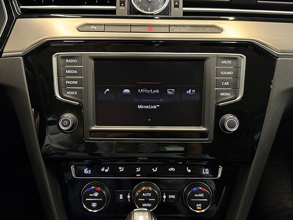 Volkswagen Passat 17 of 22