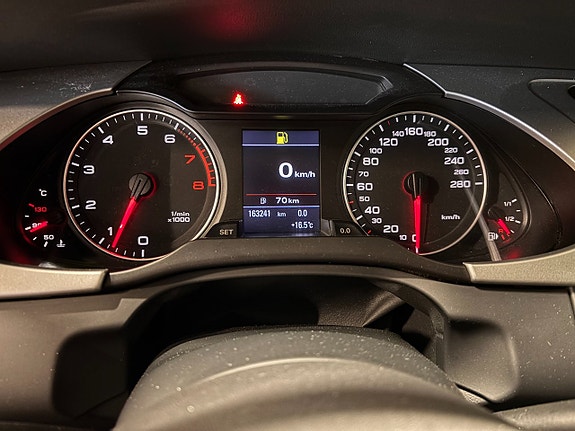 Audi A4 9 of 9