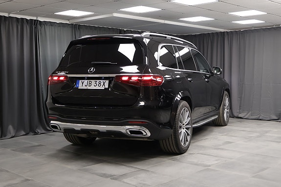 Mercedes-Benz GLS450 d 2 of 30