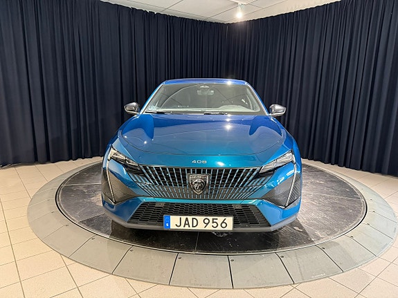 Peugeot 408 2 of 5