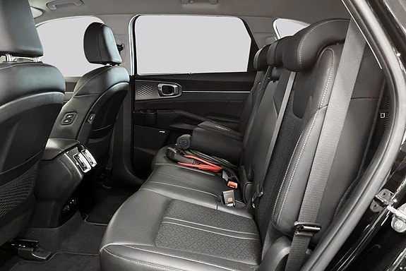 Kia Sorento 9 of 14