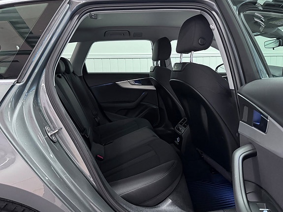 Audi A4 16 of 29