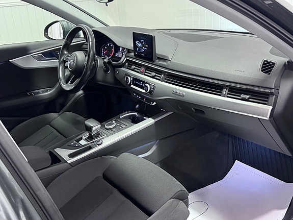 Audi A4 15 of 29
