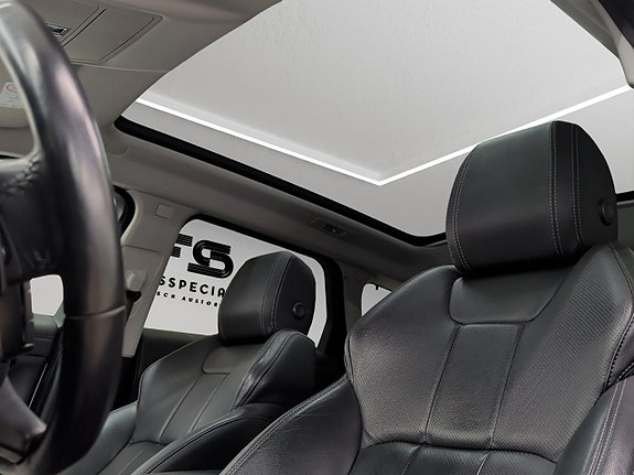 Land Rover Range Rover Evoque 25 of 28