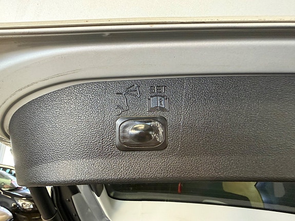 Ford Kuga 9 of 23