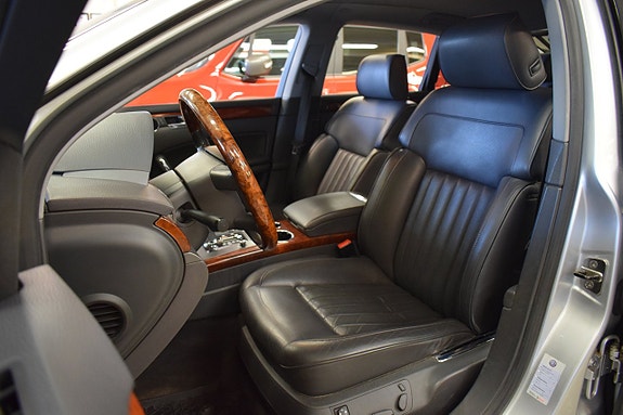 Volkswagen Phaeton 8 of 23