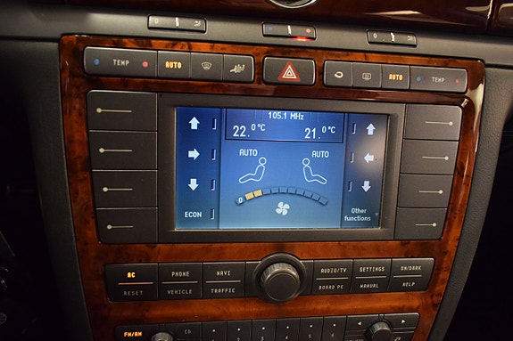 Volkswagen Phaeton 14 of 23