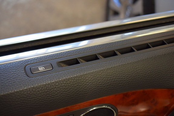 Volkswagen Phaeton 10 of 23