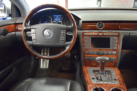 Volkswagen Phaeton 6 of 23
