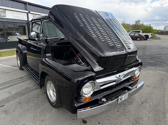 Ford F-100 17 of 18